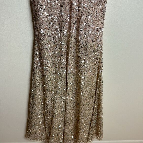 Mac Duggal glam sequin fabric and captivating V-neckline ombré long gown dress 0 - Picture 8 of 13